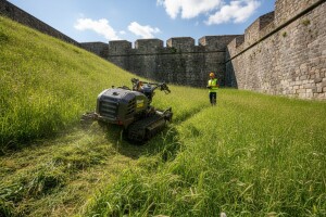 Robotska kosilica u Slavonskom Brodu