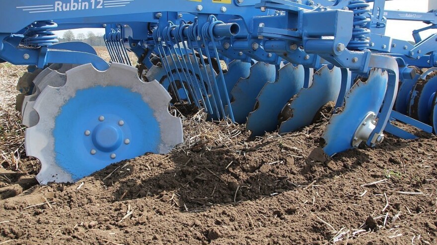 Rubin 12 - bolje sitni žetvene ostatke, za sve tipove zemljišta, olakšava oranje