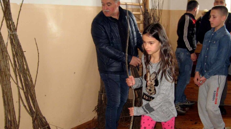 Čumić: Šumadijski voćari deci poklonili 300 sadnica