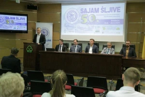 Odgođen kulturno-zabavni program 50. Sajma šljive u Gradačcu