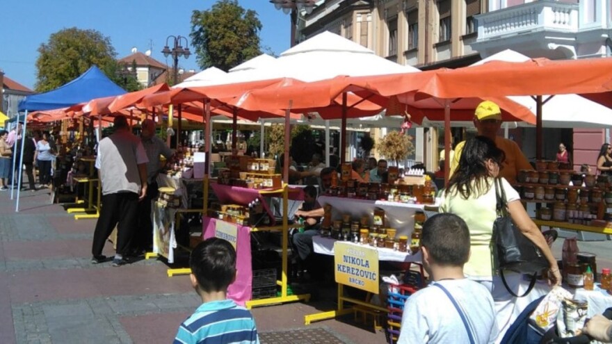 Sedmi Međunarodni sajam pčelarstva u Paraćinu 26. juna