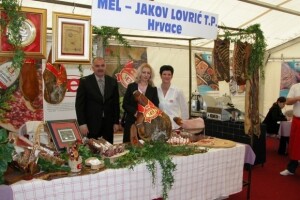 Sinjski Sajam okuplja sve pršutare i one koji to žele postati