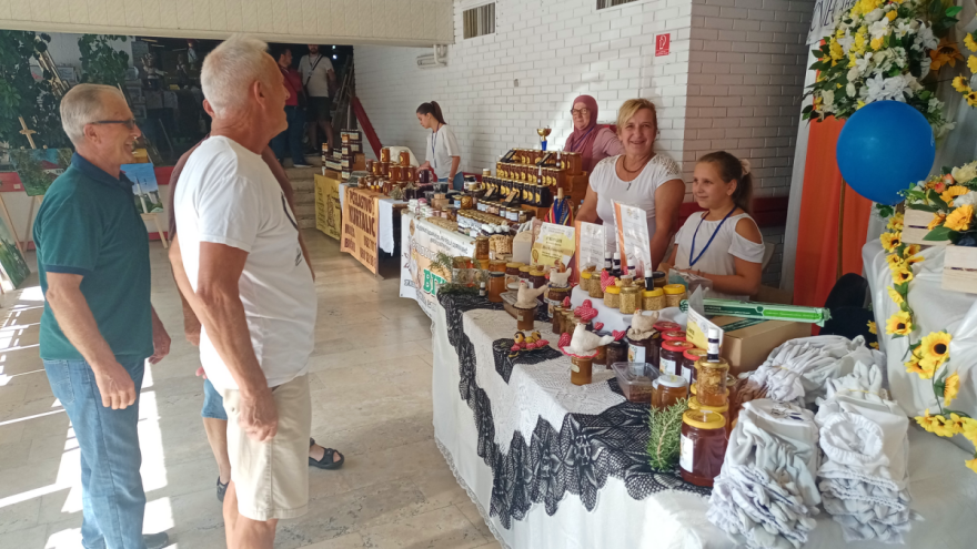 Pčelari iz regije i Turske donose med i proizvode u Gradačac