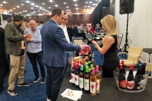 Ne fali vina na sarajevskom festivalu: Ko se bavio vinogradom 2023. je bila njegova godina
