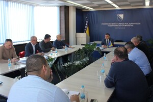 Dedić s poljoprivrednicima: Proizvođači mogu očekivati veću podršku