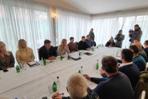 Ujedinjena udruženja poljoprivrednika Srbije traže sastanak sa ministrom - šta je sa dogovorom iz Kisača?
