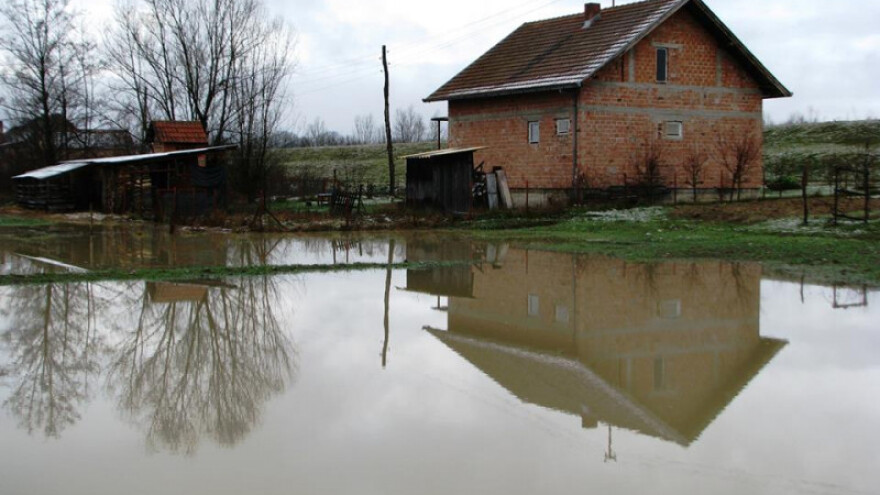 Sava poplavila oranice oko Gradiške, sada stagnira