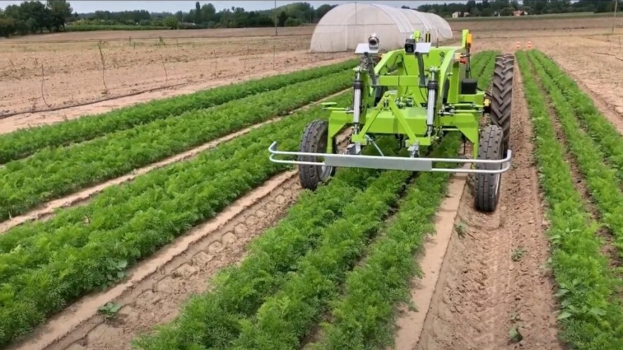 Stiže električni robot za povrtarstvo - istovremeno koristi tri priključka