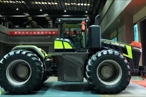 Kina predstavila najmoćniji traktor na svetu sa 1.200 konjskih snaga!