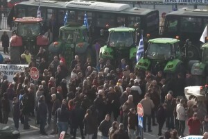 Grčki seljaci i dalje prosvjeduju, blokiraju luke i granice zbog kašnjenja isplata i korupcijskog skandala