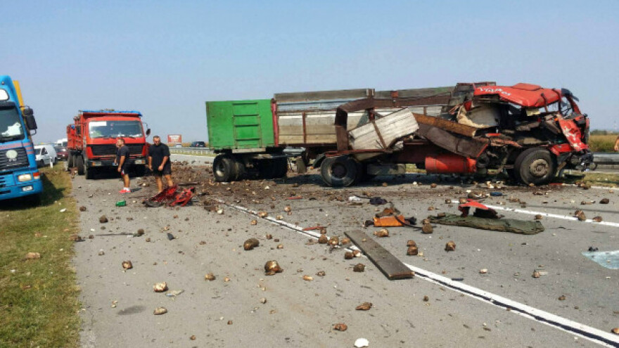 Šećerna repa završila na autocesti!