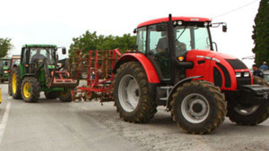 Prosvijed poljoprivrednika pred silosima