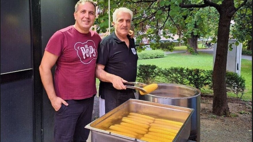 Tradicija duga gotovo 7 desetljeća: Kuhani kukuruz kod Selmanijevih neizostavni je dio osječkog ljeta