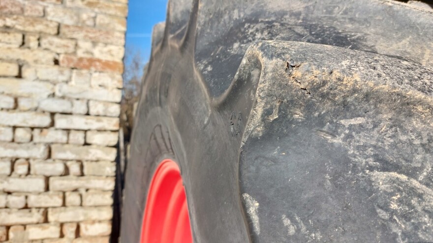 Malčirao livadu kad je traktor proklizao i prevrnuo se - od ozljeda preminuo