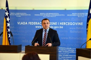 Dedić:  Isplata poticaja uz plaće iz budžeta
