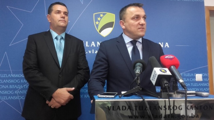 Rat priopćenjima - jedni za Dedića, drugi protiv!