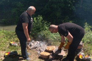 Ozrenski festival mesa okupio 90 izlagača: Svako ima tajni sastojak za sač