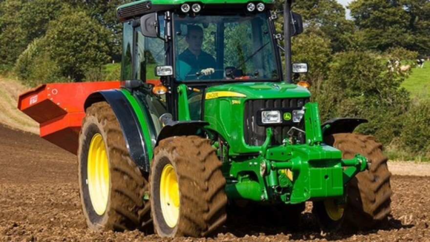 Traktor John Deere 5G