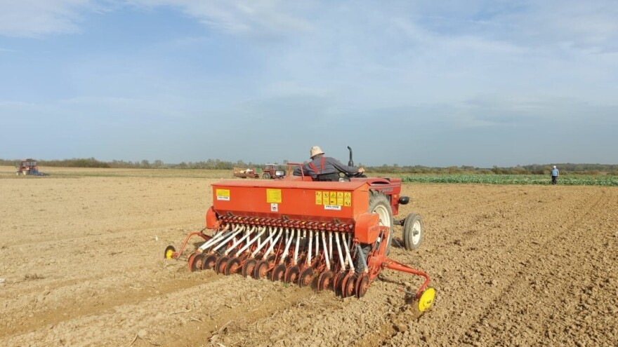 Ratari u problemima: Dižu kredite da "zakrpe rupe" i čekaju obećane subvencije