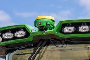John Deere ima najnoviji satelitski prijamnik StarFire 7500