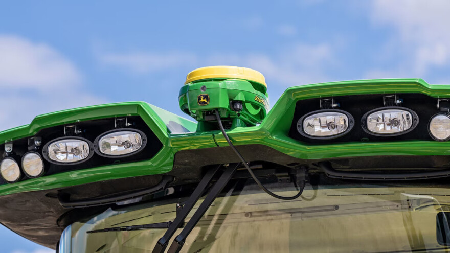 John Deere ima najnoviji satelitski prijamnik StarFire 7500