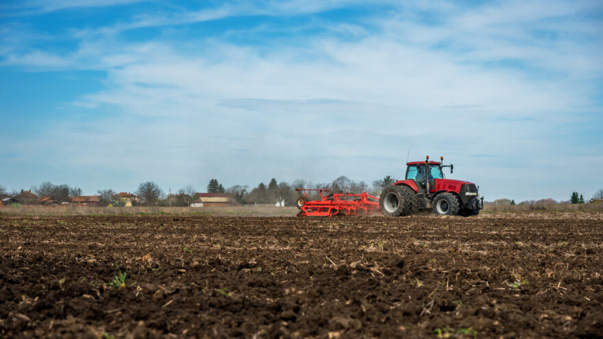Povoljni uslovi za nicanje posejanih kultura, opasnost od pojave mraza