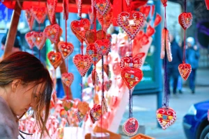 Od mirisa meda do crvenog sjaja: Kako su lecederska srca osvajala ljubavi i krasila domove
