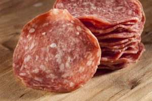S tržišta se povlači domaća bečka kobasica