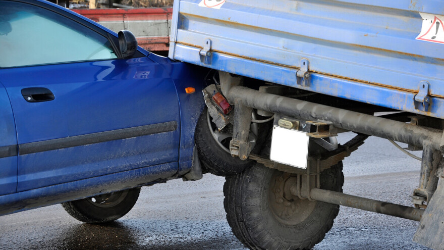 Ponovo nezgoda u kojoj je učestvovao traktor: Dve osobe povređene