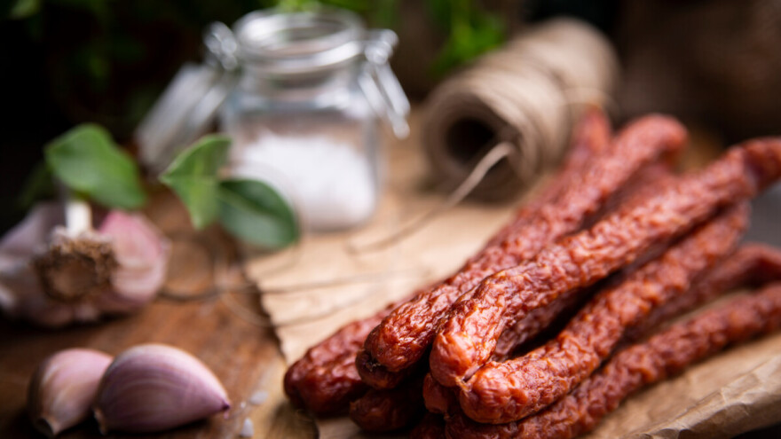 Pripravljanje kobasica u kućanstvu