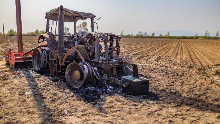 Stravičan slučaj u Kataloniji: Izgoreli u traktoru pokušavajući da spasu pšenicu