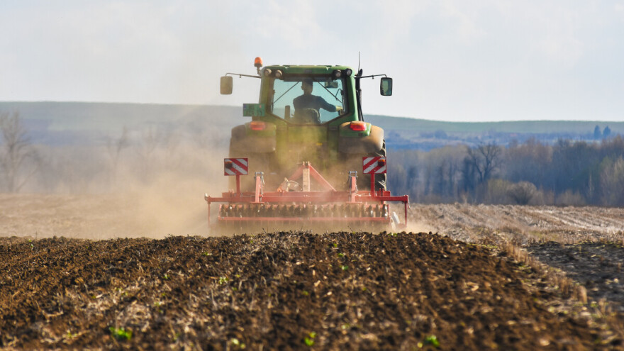 Počela isplata dodatnih 10.000 dinara po hektaru