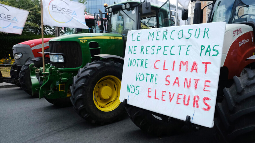 Francuski poljoprivrednici izlaze na ulice, sporan je trgovinski sporazum EU i Mercosura