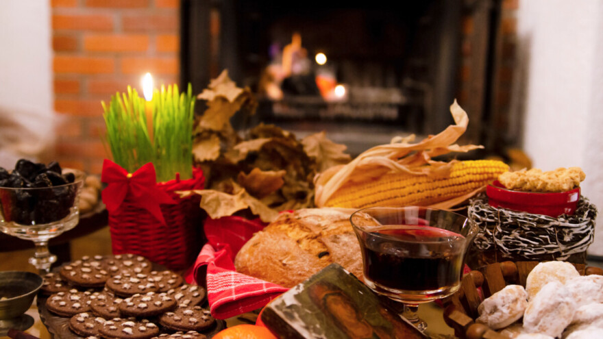 "Koliko varnica toliko parica, zdravlja, veselja, napretka!"