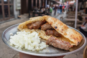 Sarajevski ćevap je sada zaštićen: Večeras degustacija na Baščaršiji