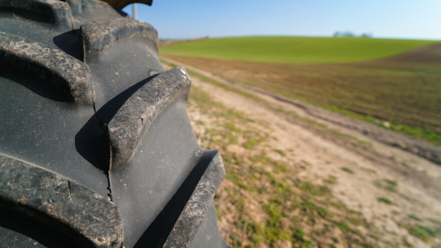 U prevrtanjima traktora smrtno stradali 55 i 75-godišnjak