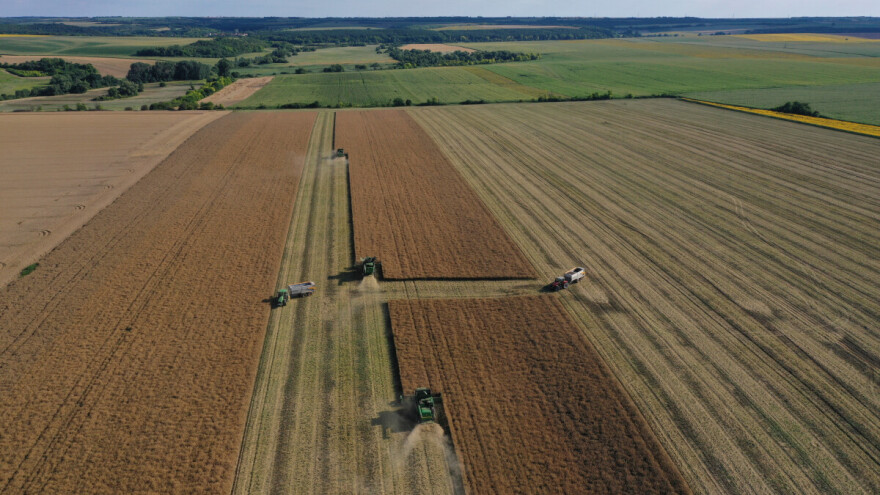 Priča o bogatoj zemlji i siromašnim poljoprivrednicima