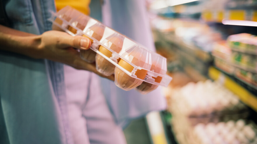 Nestašica jaja i u Francuskoj? Potrošači u panici prazne police trgovina