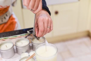 Od lojanice preko voštanice do parafinke: Svjetlosna tradicija koja i dalje tinja