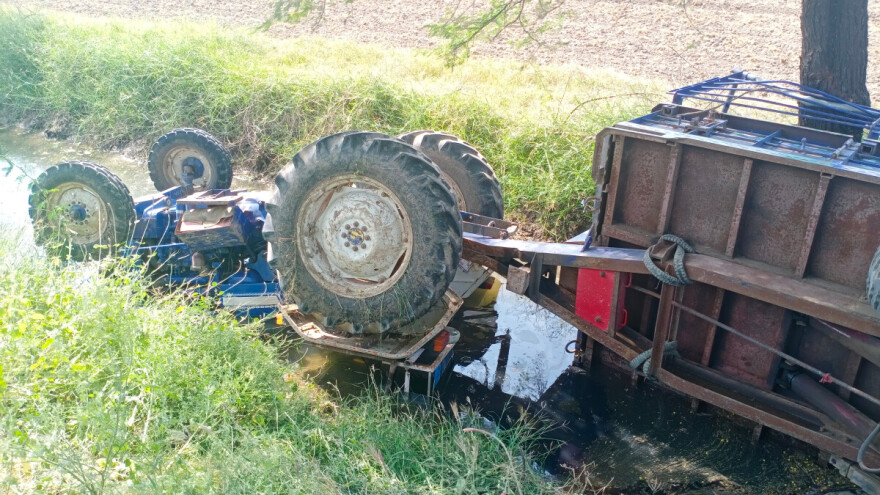 Prevrnuo se traktor, jedna osoba stradala