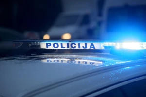 Sudar traktora i automobila - oba vozača ozlijeđena u teškoj prometnoj nesreći