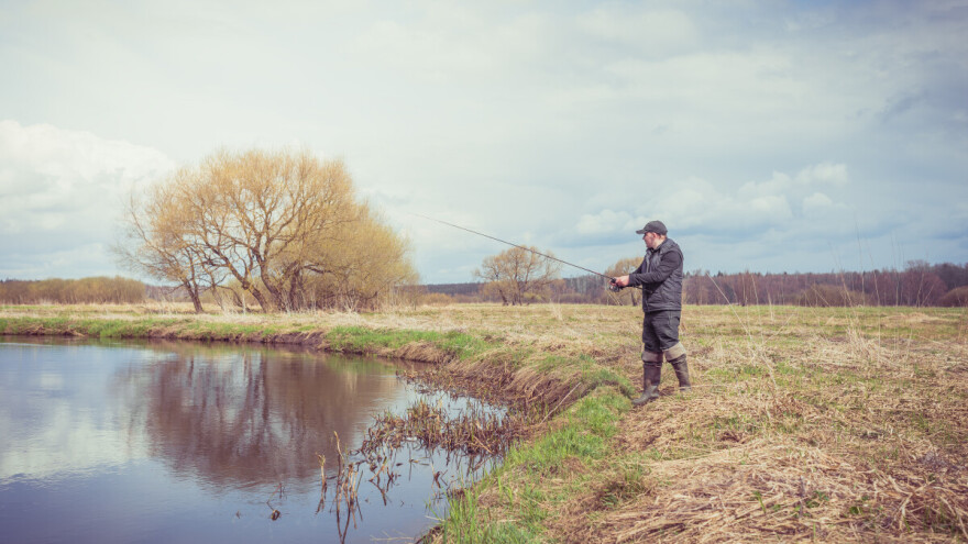 Prisjelo mu pecanje: Policija oduzela opremu ribolovcu na Plivi