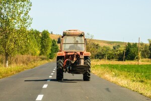 Priveden: Upravljao traktorom bez vozačke i s 1,69 promila alkohola u krvi