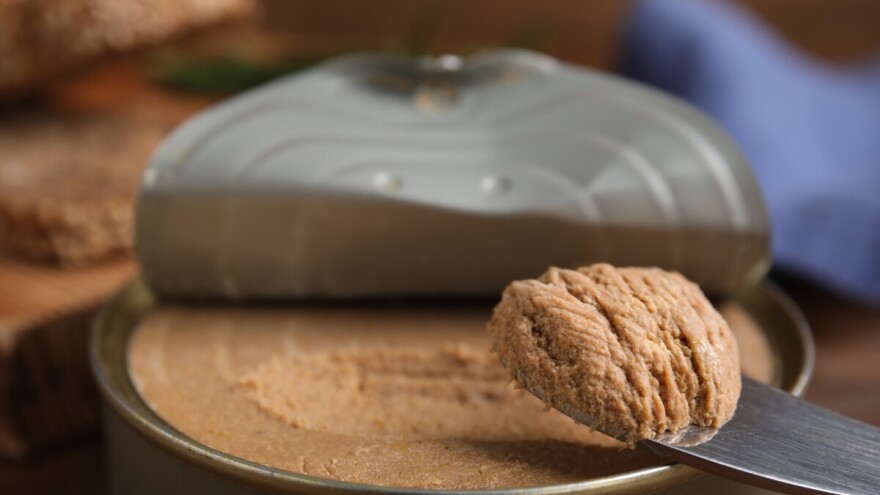 Napuhnuta ambalaža: Nemojte konzumirati ovu paštetu, povlači se sa tržišta