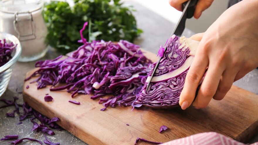 Ljubičasti kupus ima više antioksidansa od zelenog, ali sadrži li 470 % više kako se tvrdi?