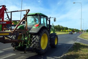 Dvojica vozača traktora uhićena zbog vožnje u teškom alkoholiziranom stanju