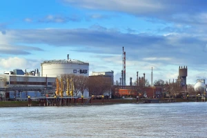 Nemački hemijski div BASF proizvodnju seli u Kinu?