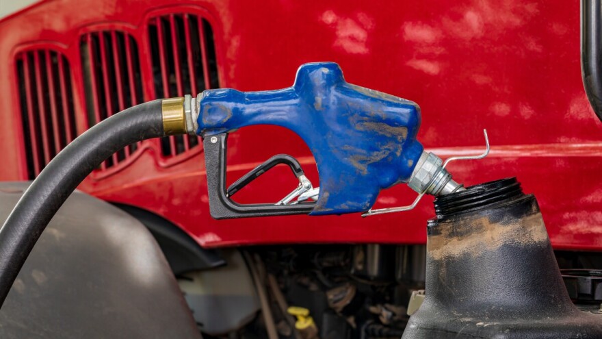 Od ponoći jeftiniji plavi dizel