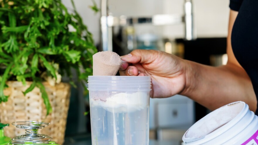 Proteini u prahu: Nepotrebna kemija ili koristan dodatak?