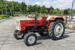 Traktorom iz 1979. i bez papira stigao na granicu, kaže samo je prevozio za prijatelja